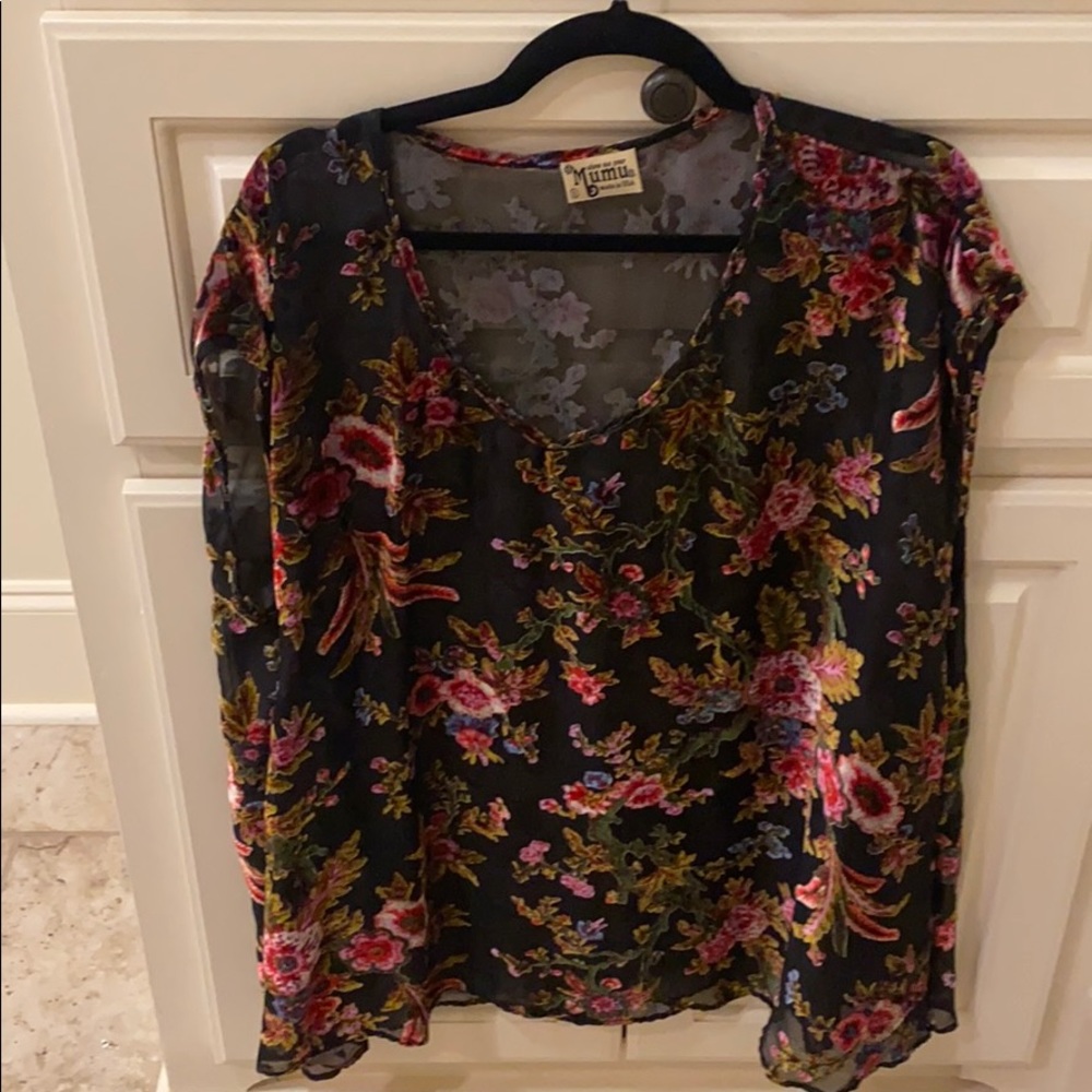 Such a fun velvet burnout mumu top!!